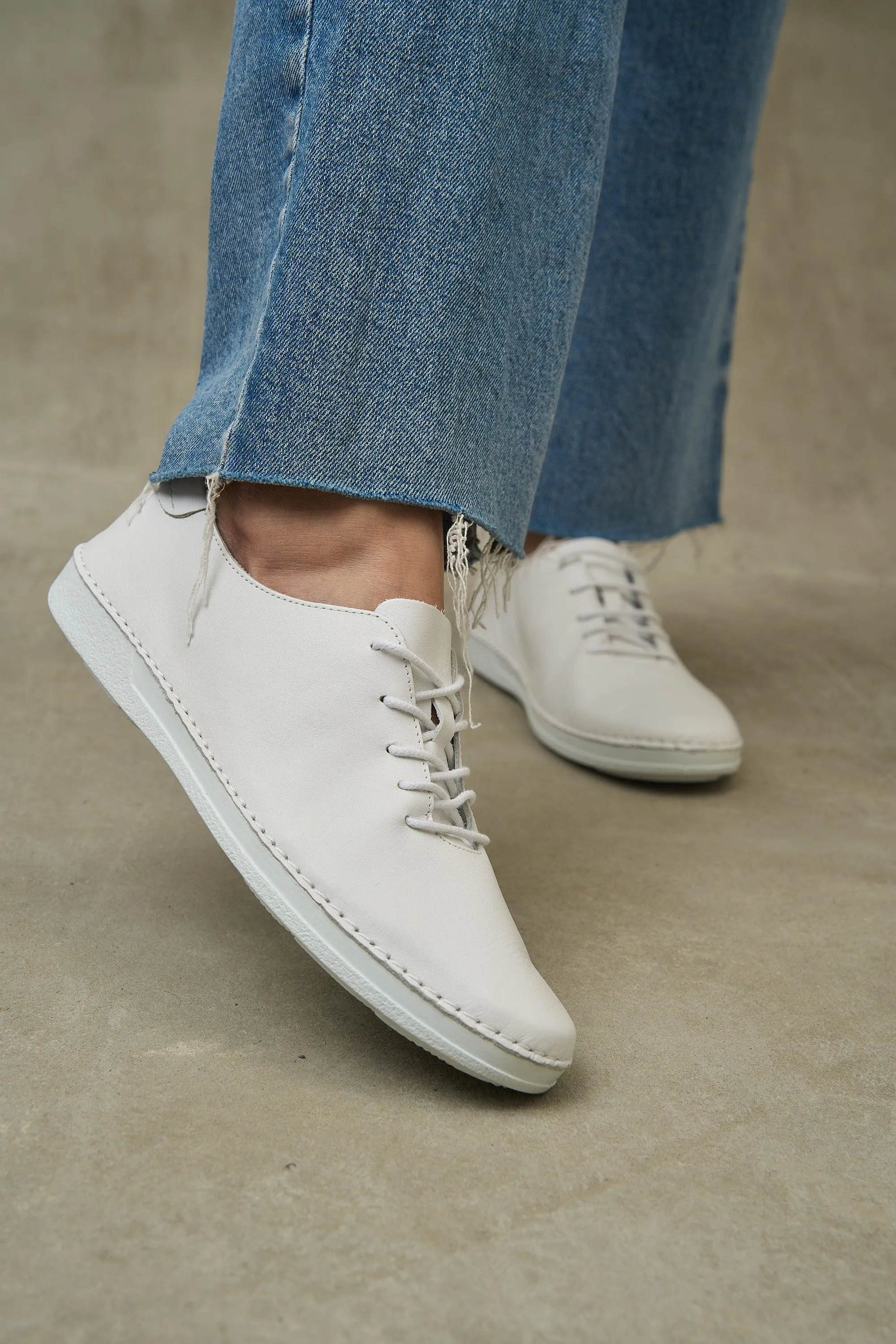 MAITE Sneakers - White