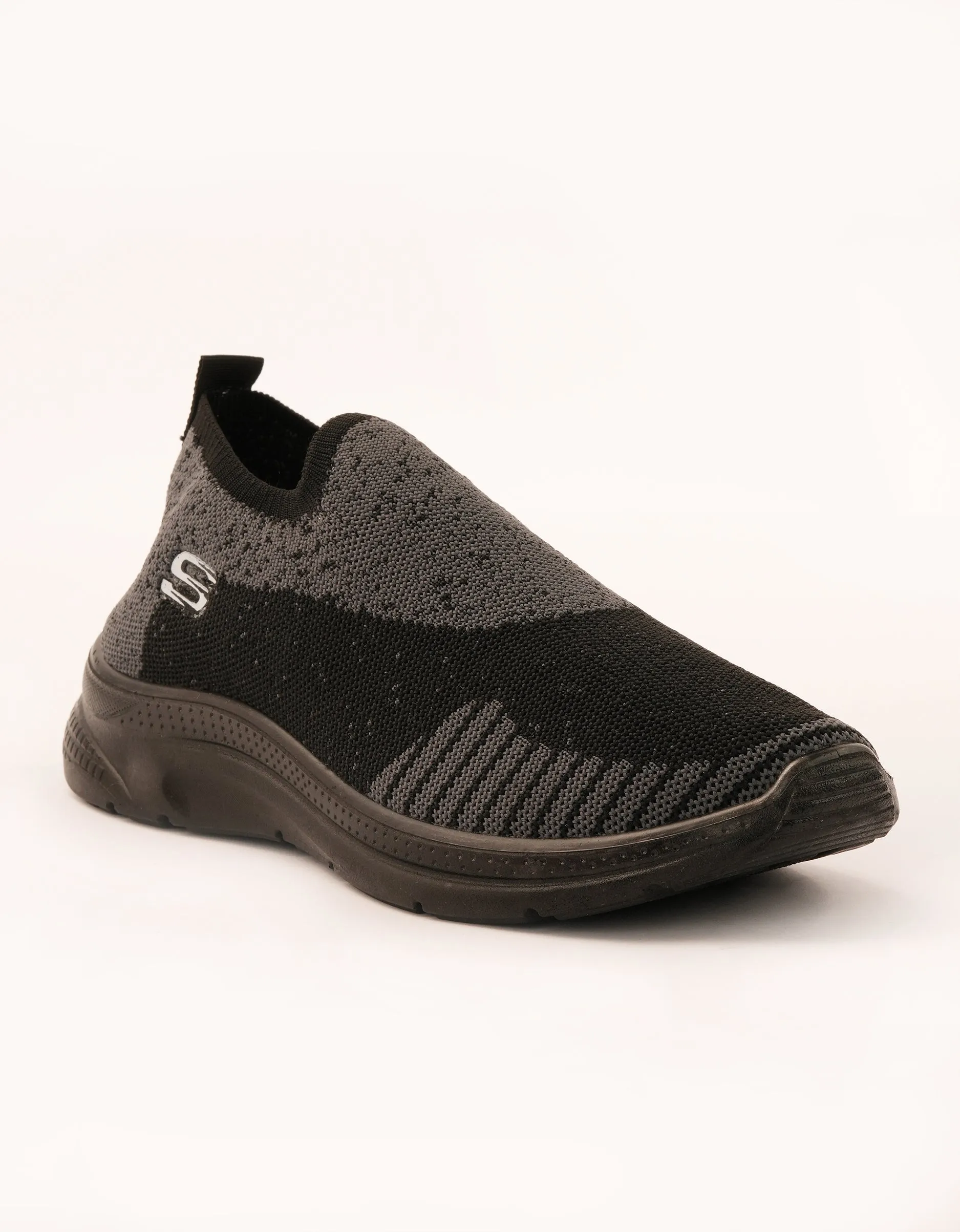 Road Grip Sneakers